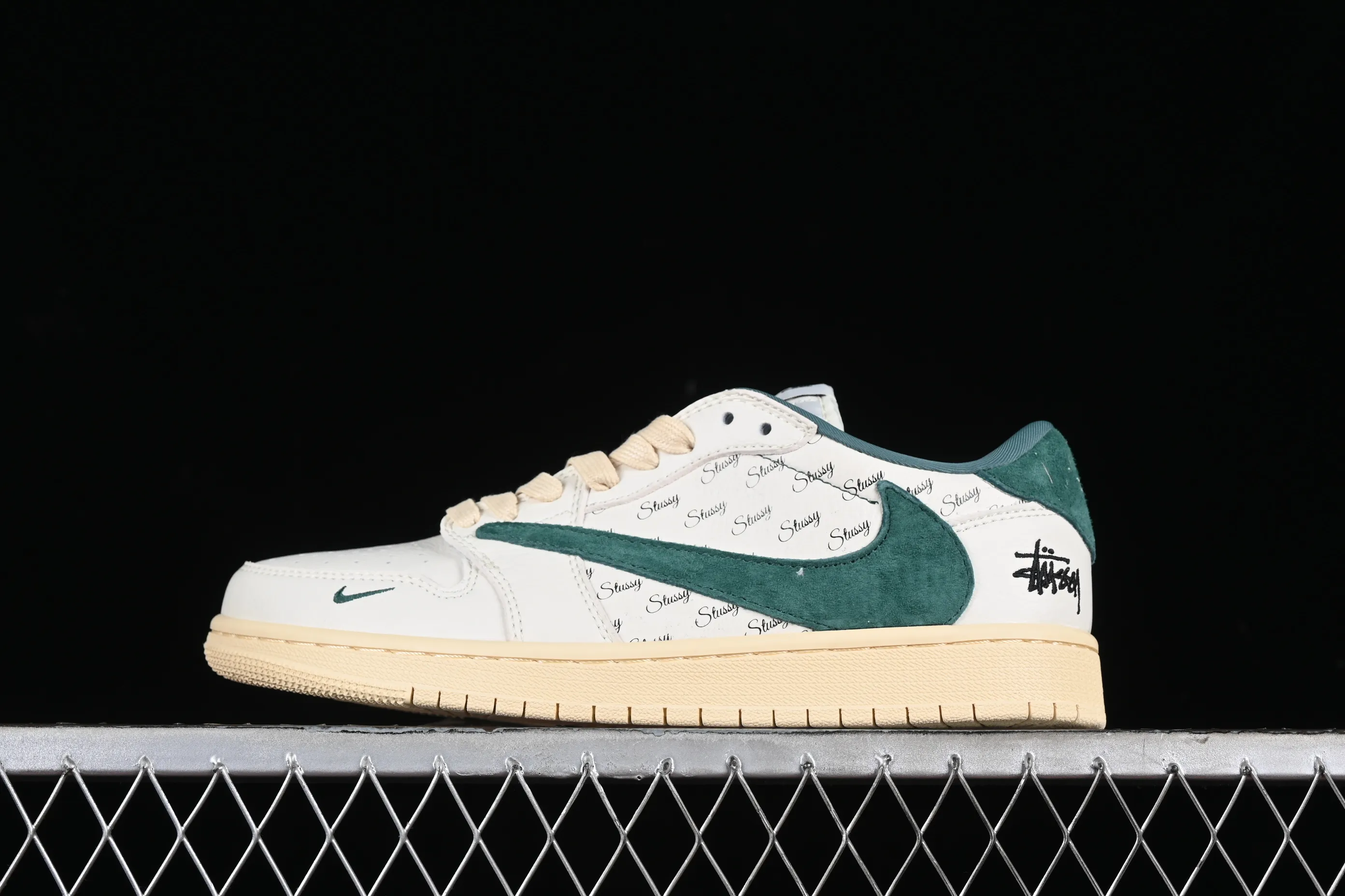 All Categories Air Jordan Jordan Series Basketball Shoes Air Jordan 1 Low High-end Customized Low-top Shoes Travis Scott x Fragment Design x Air Jordan 1 Low OG SP AJ1 Joe 1 Stussi Joint Rice Green Raw Rubber Low-top Cultural Casual Shoes YQ2088-669